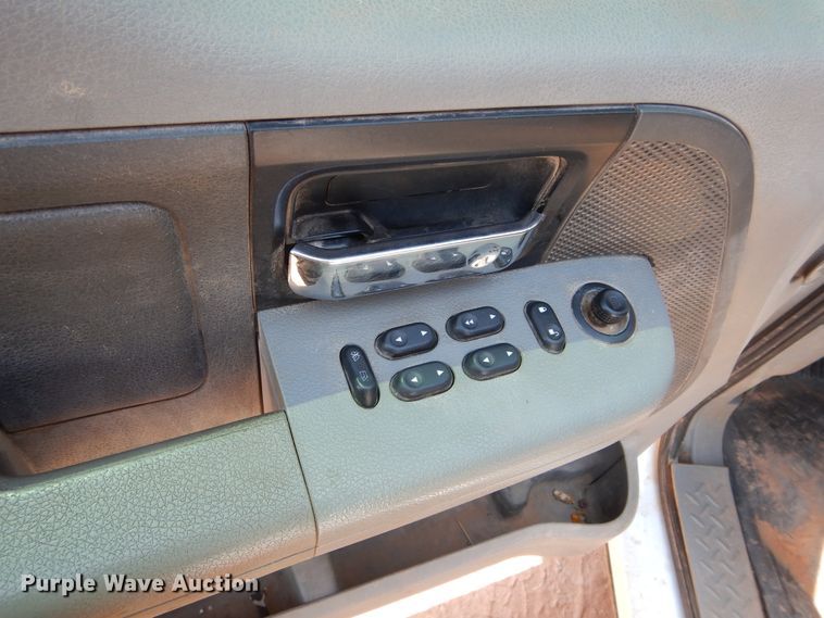 image for item DG4106 2007 Ford F150 SuperCab pickup truck