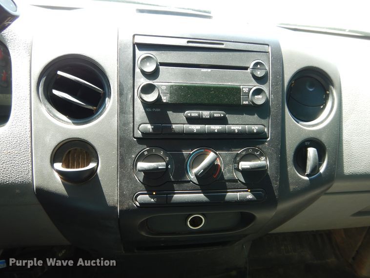 image for item DG4106 2007 Ford F150 SuperCab pickup truck