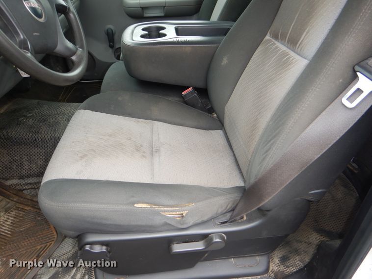 image for item DG4903 2008 GMC Sierra 1500 pickup truck