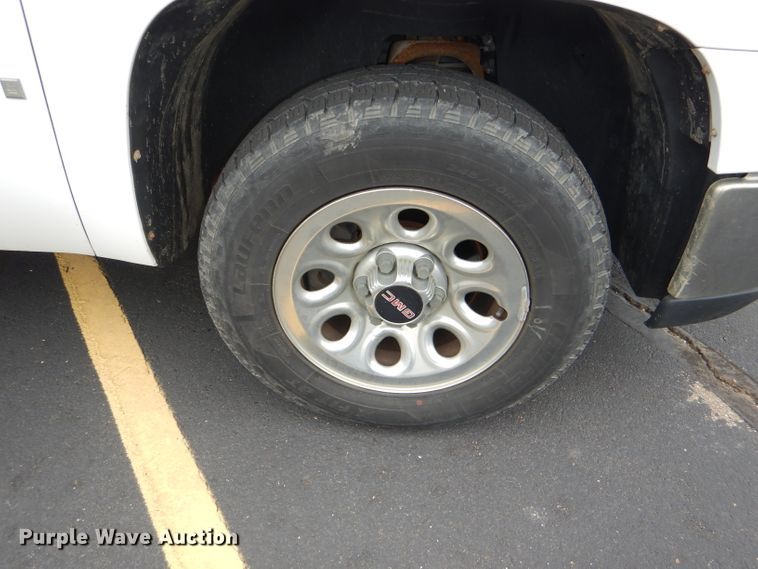 image for item DG4903 2008 GMC Sierra 1500 pickup truck