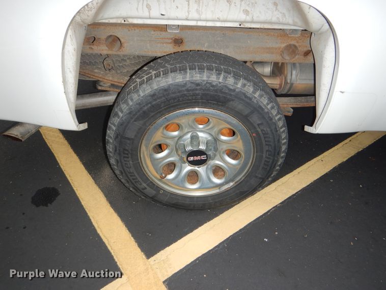 image for item DG4903 2008 GMC Sierra 1500 pickup truck