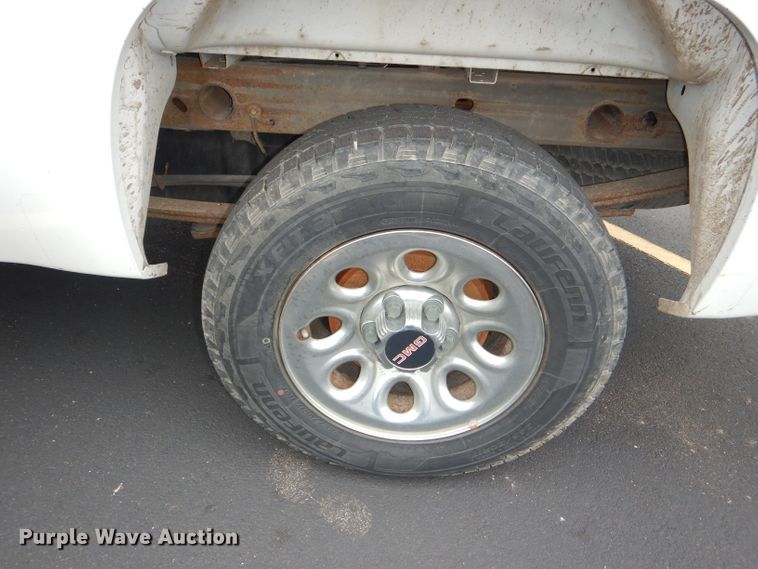 image for item DG4903 2008 GMC Sierra 1500 pickup truck