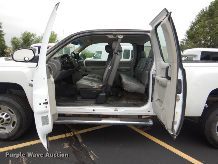 image for item DG4904 2012 Chevrolet Silverado 2500HD Ext. Cab pickup truck