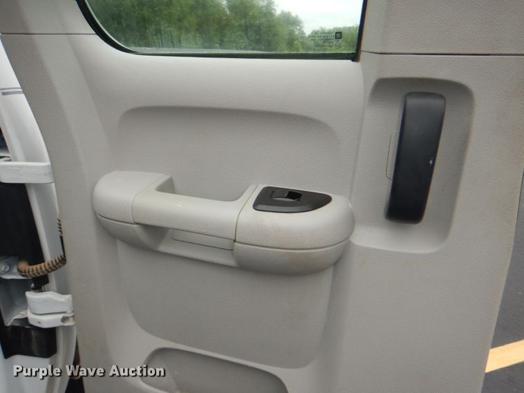 image for item DG4904 2012 Chevrolet Silverado 2500HD Ext. Cab pickup truck