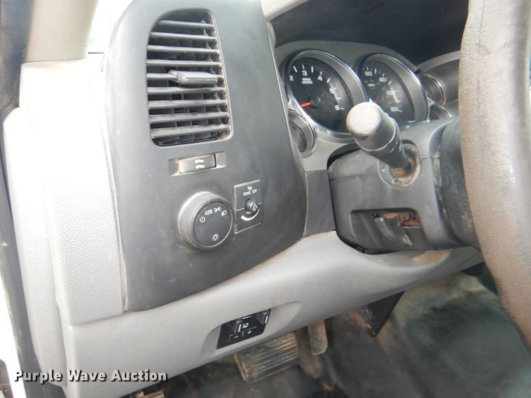 image for item DG4904 2012 Chevrolet Silverado 2500HD Ext. Cab pickup truck