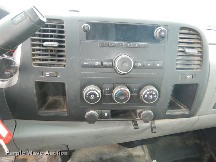 image for item DG4904 2012 Chevrolet Silverado 2500HD Ext. Cab pickup truck