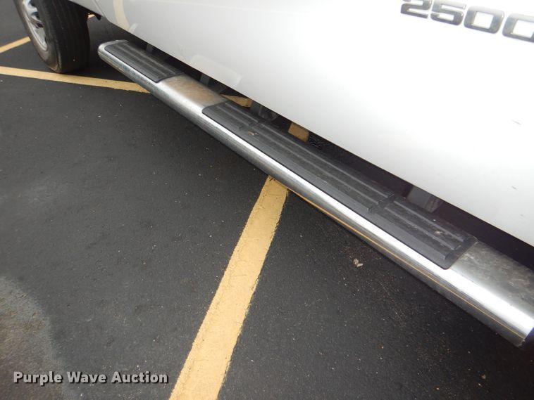 image for item DG4904 2012 Chevrolet Silverado 2500HD Ext. Cab pickup truck