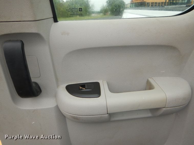 image for item DG4904 2012 Chevrolet Silverado 2500HD Ext. Cab pickup truck