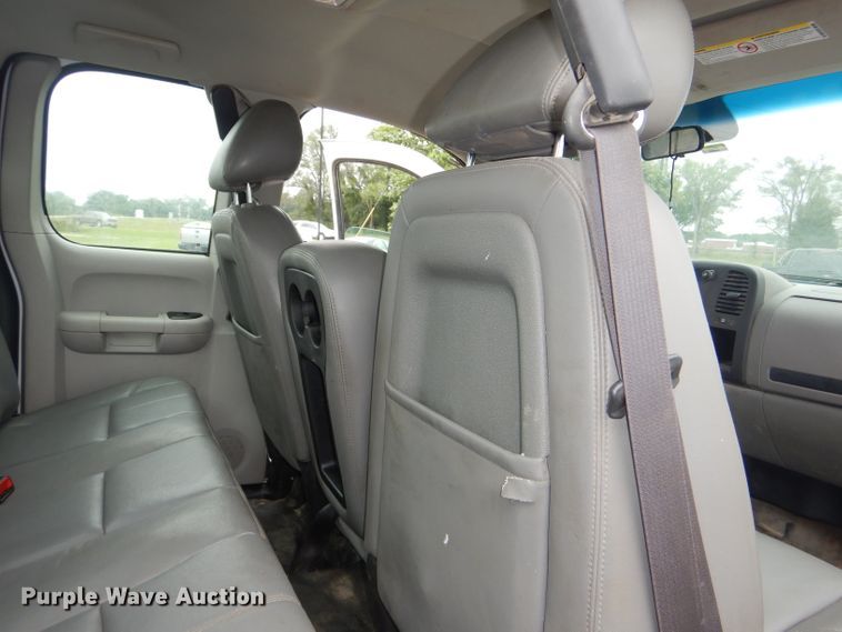 image for item DG4904 2012 Chevrolet Silverado 2500HD Ext. Cab pickup truck