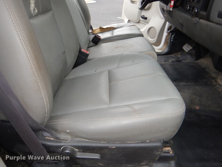 image for item DG4904 2012 Chevrolet Silverado 2500HD Ext. Cab pickup truck