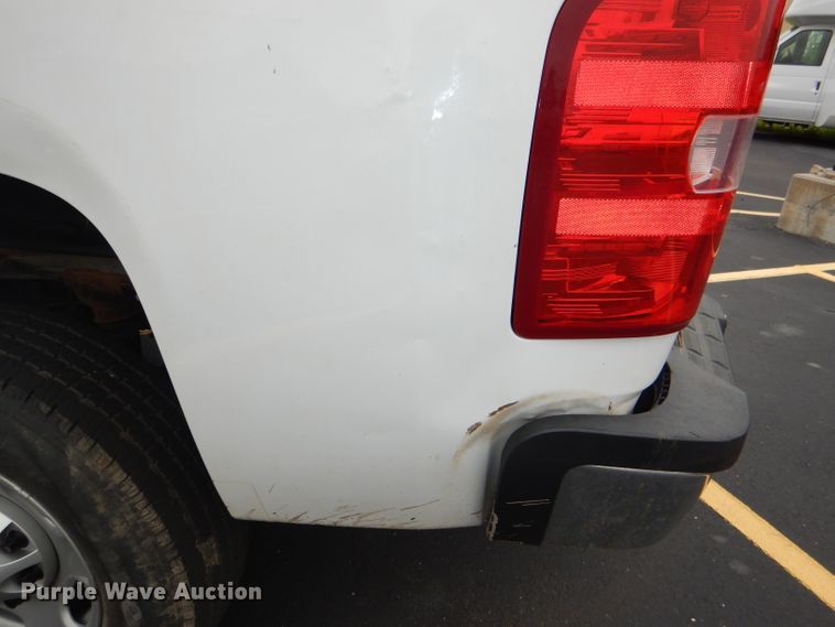 image for item DG4904 2012 Chevrolet Silverado 2500HD Ext. Cab pickup truck