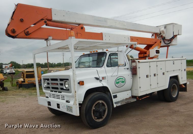 image for item DG5816 1990 GMC C6500 bucket truck