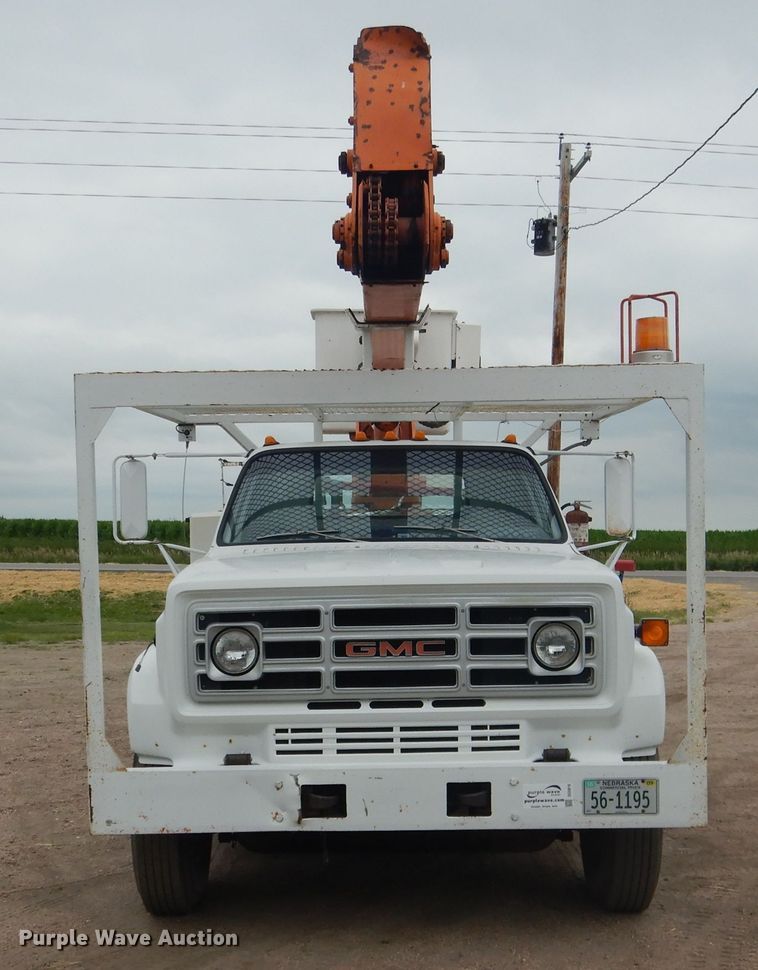 image for item DG5816 1990 GMC C6500 bucket truck