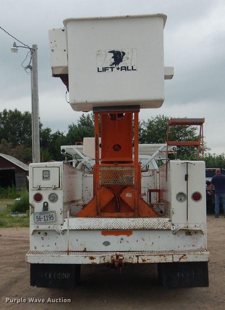 image for item DG5816 1990 GMC C6500 bucket truck