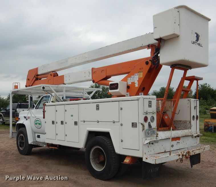 image for item DG5816 1990 GMC C6500 bucket truck