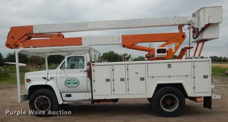 image for item DG5816 1990 GMC C6500 bucket truck