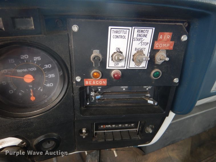 image for item DG5816 1990 GMC C6500 bucket truck