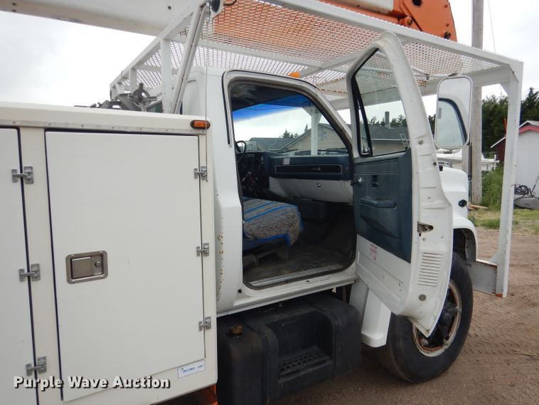 image for item DG5816 1990 GMC C6500 bucket truck