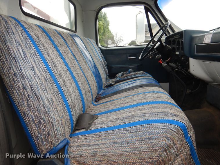 image for item DG5816 1990 GMC C6500 bucket truck