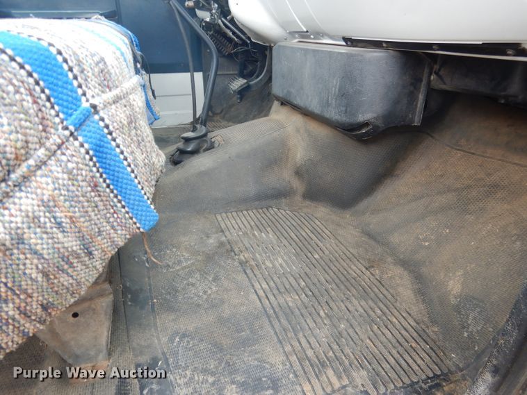 image for item DG5816 1990 GMC C6500 bucket truck