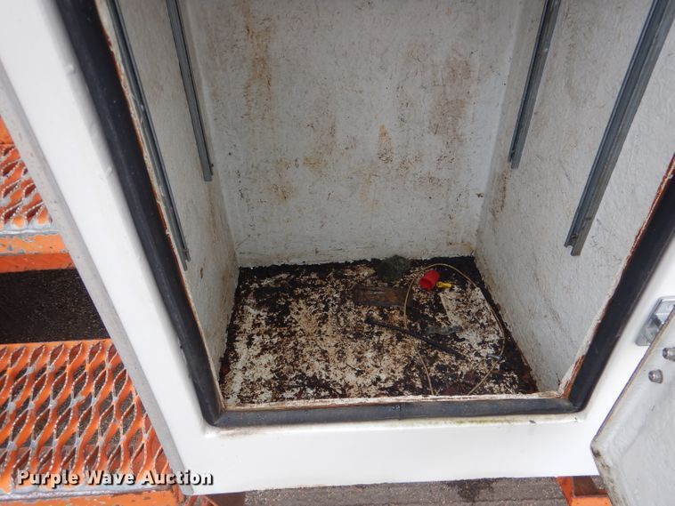 image for item DG5816 1990 GMC C6500 bucket truck