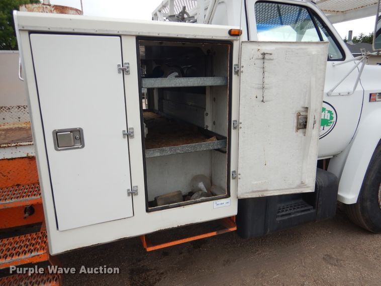 image for item DG5816 1990 GMC C6500 bucket truck