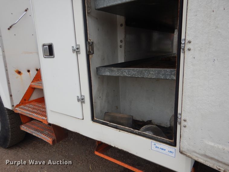 image for item DG5816 1990 GMC C6500 bucket truck