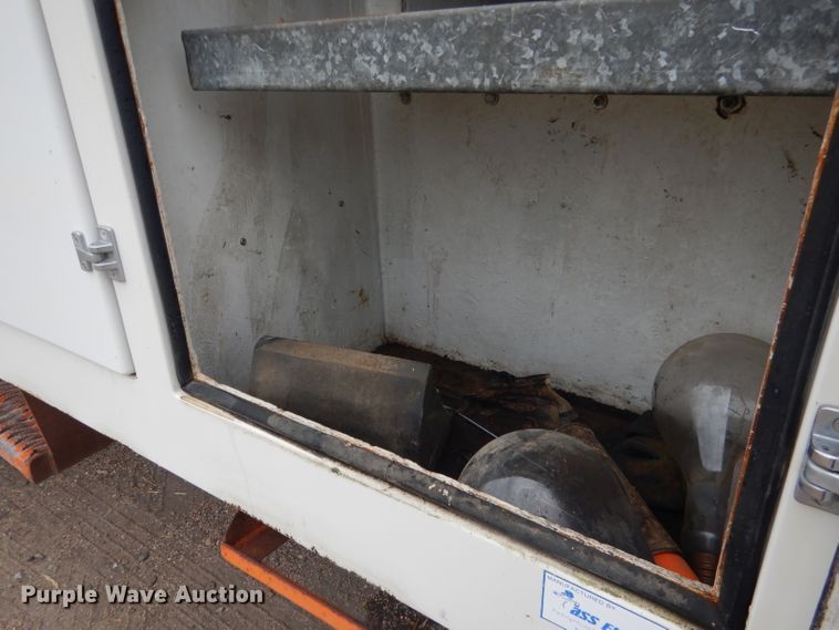 image for item DG5816 1990 GMC C6500 bucket truck