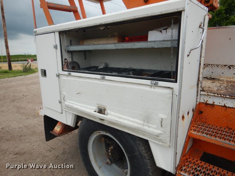 image for item DG5816 1990 GMC C6500 bucket truck