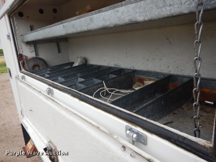 image for item DG5816 1990 GMC C6500 bucket truck