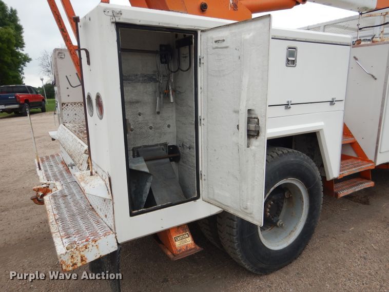 image for item DG5816 1990 GMC C6500 bucket truck