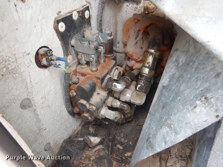 image for item DG5816 1990 GMC C6500 bucket truck