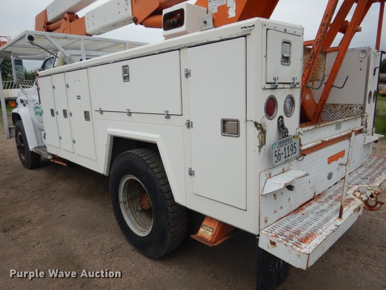 image for item DG5816 1990 GMC C6500 bucket truck
