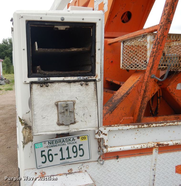 image for item DG5816 1990 GMC C6500 bucket truck