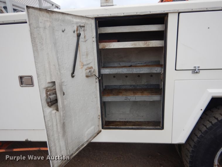 image for item DG5816 1990 GMC C6500 bucket truck