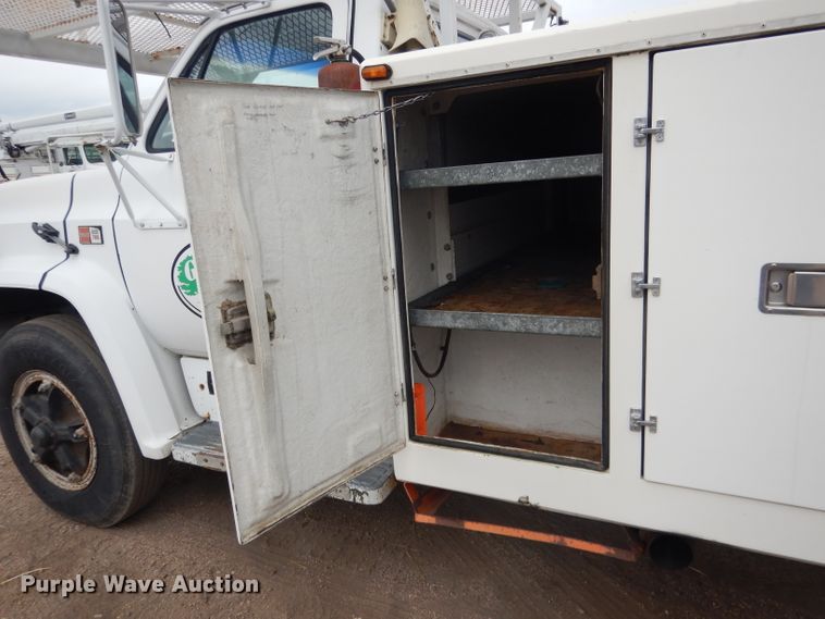 image for item DG5816 1990 GMC C6500 bucket truck