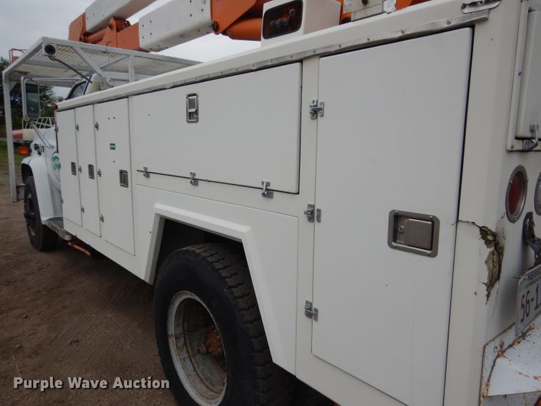 image for item DG5816 1990 GMC C6500 bucket truck