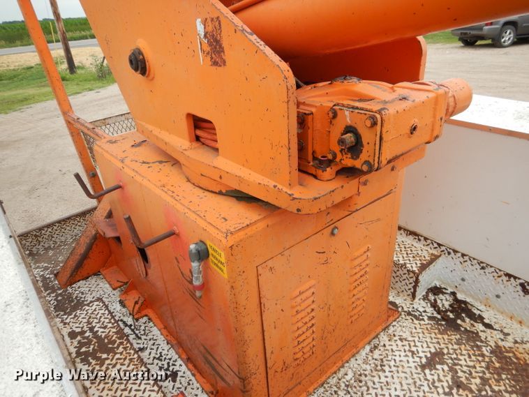 image for item DG5816 1990 GMC C6500 bucket truck