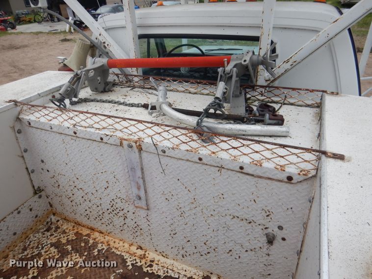 image for item DG5816 1990 GMC C6500 bucket truck