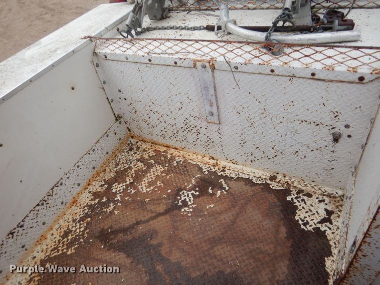 image for item DG5816 1990 GMC C6500 bucket truck