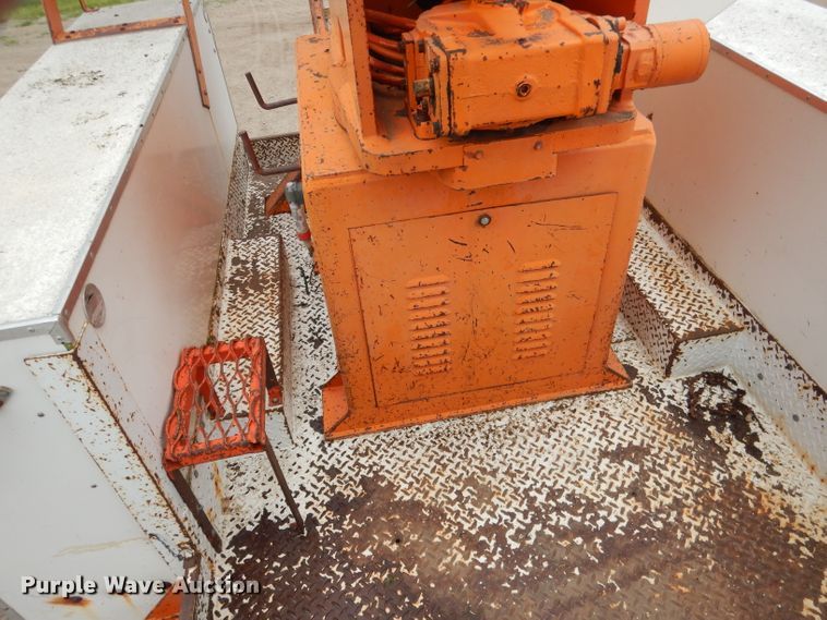 image for item DG5816 1990 GMC C6500 bucket truck