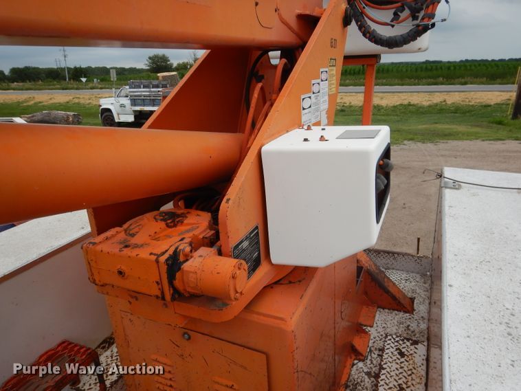 image for item DG5816 1990 GMC C6500 bucket truck