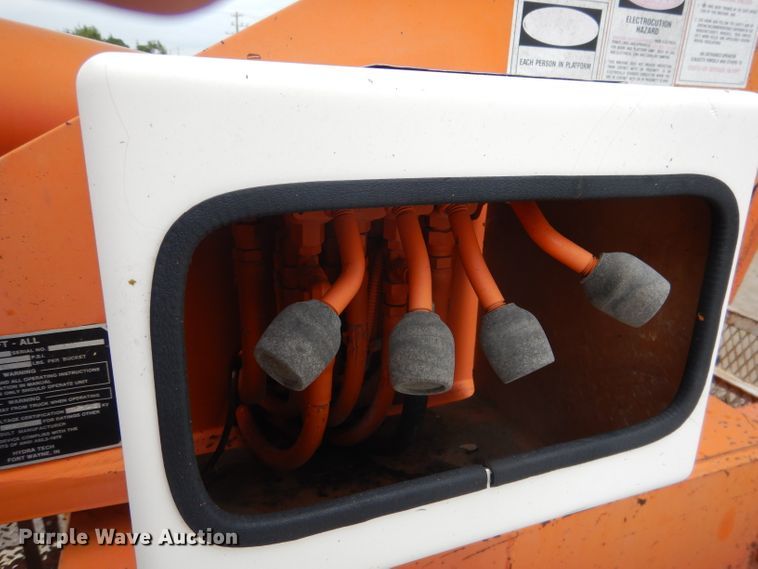 image for item DG5816 1990 GMC C6500 bucket truck