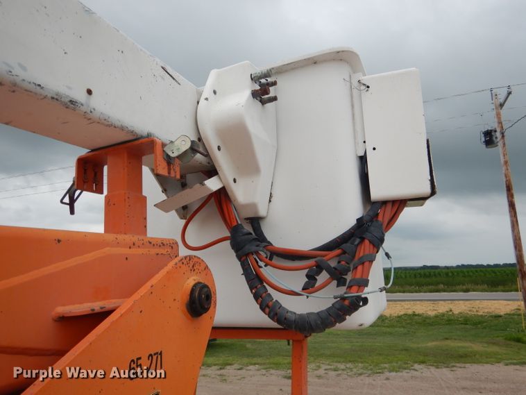 image for item DG5816 1990 GMC C6500 bucket truck