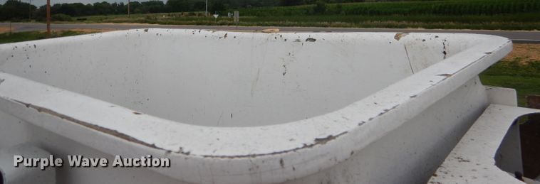 image for item DG5816 1990 GMC C6500 bucket truck