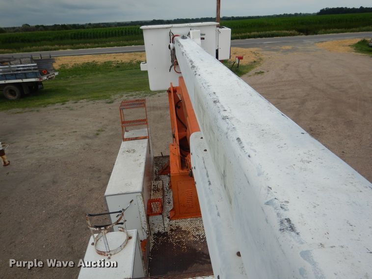 image for item DG5816 1990 GMC C6500 bucket truck