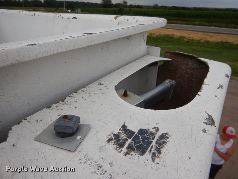 image for item DG5816 1990 GMC C6500 bucket truck