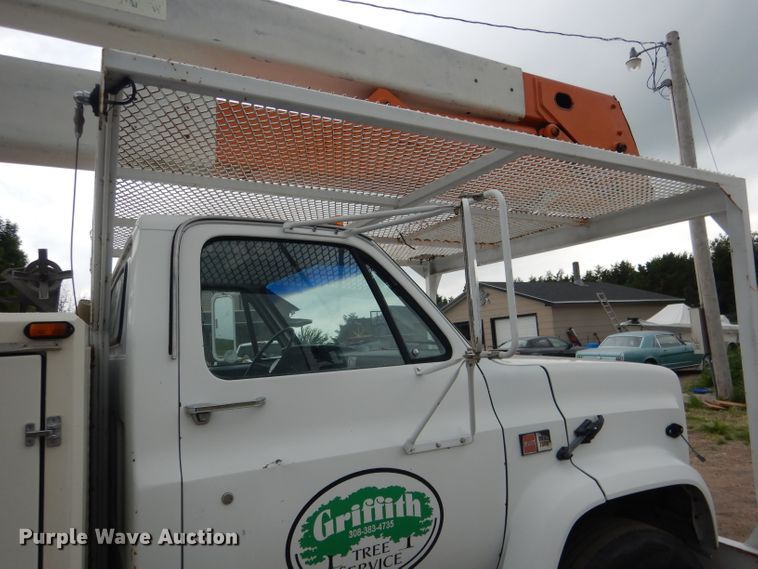 image for item DG5816 1990 GMC C6500 bucket truck