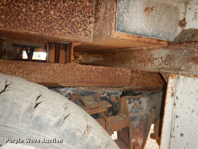 image for item DG5816 1990 GMC C6500 bucket truck