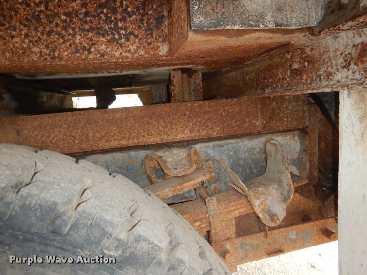 image for item DG5816 1990 GMC C6500 bucket truck